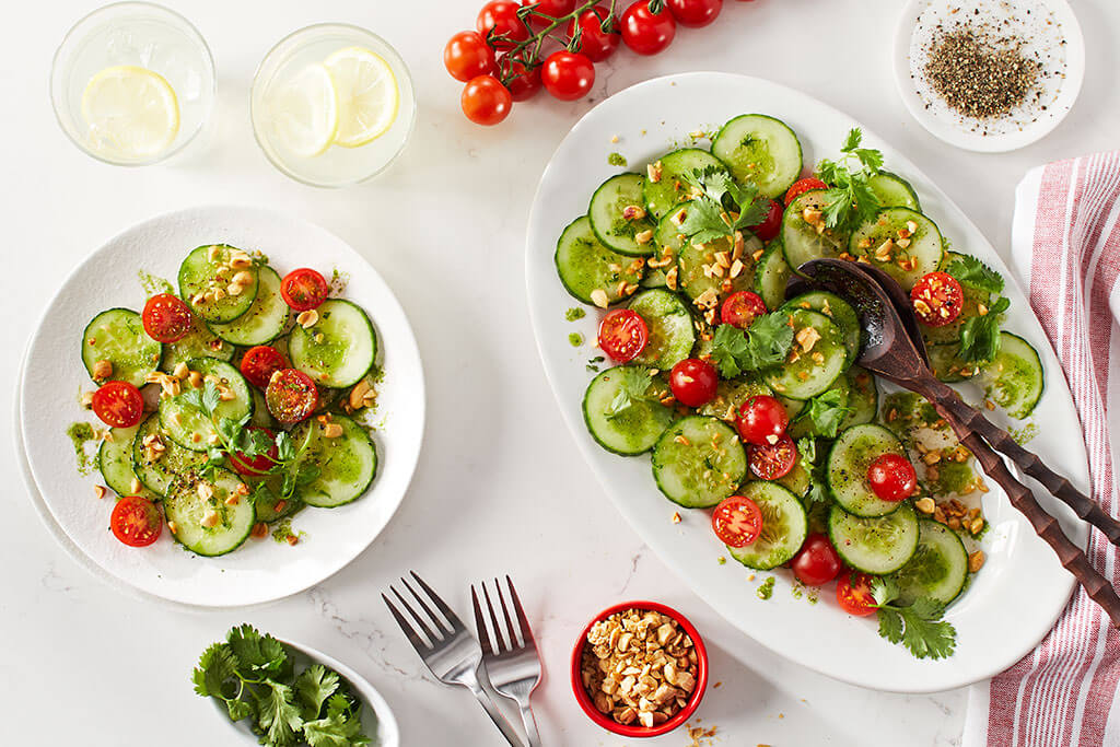 Salade de concombres douce et épicée