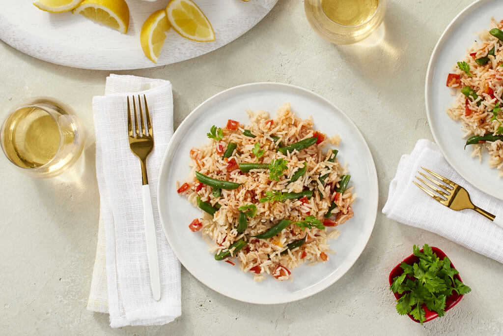 Riz pilaf aux haricots verts et aux tomates