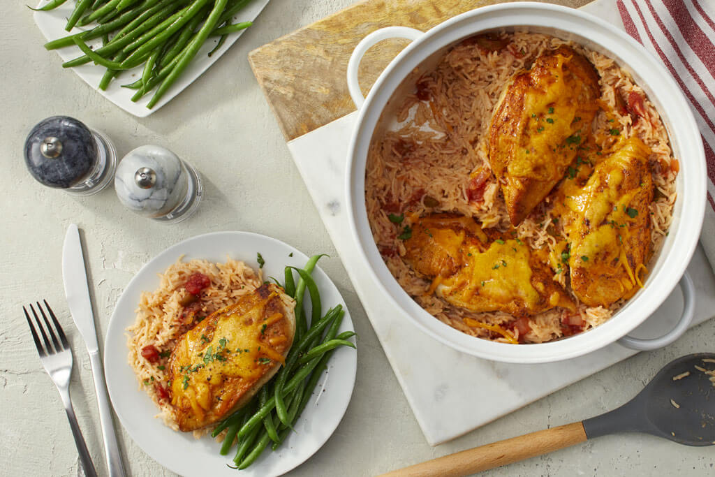 Poulet et riz au four avec salsa au fromage