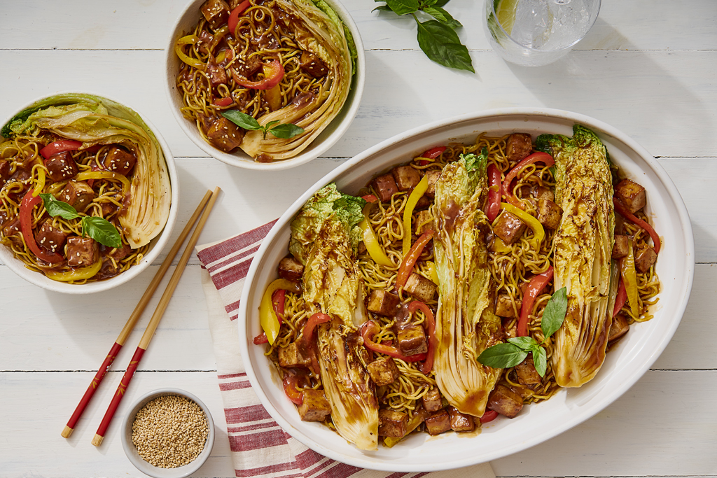 Nouilles et tofu poêlé croustillant en sauce