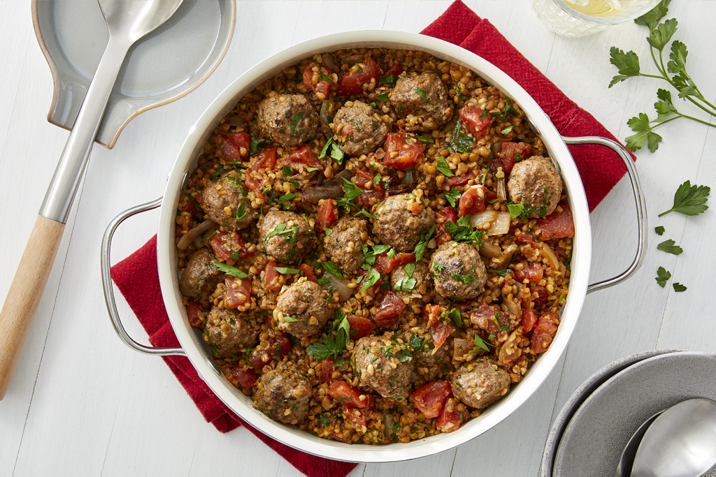 Tajine aux boulettes de bœuf avec lentilles et boulgour