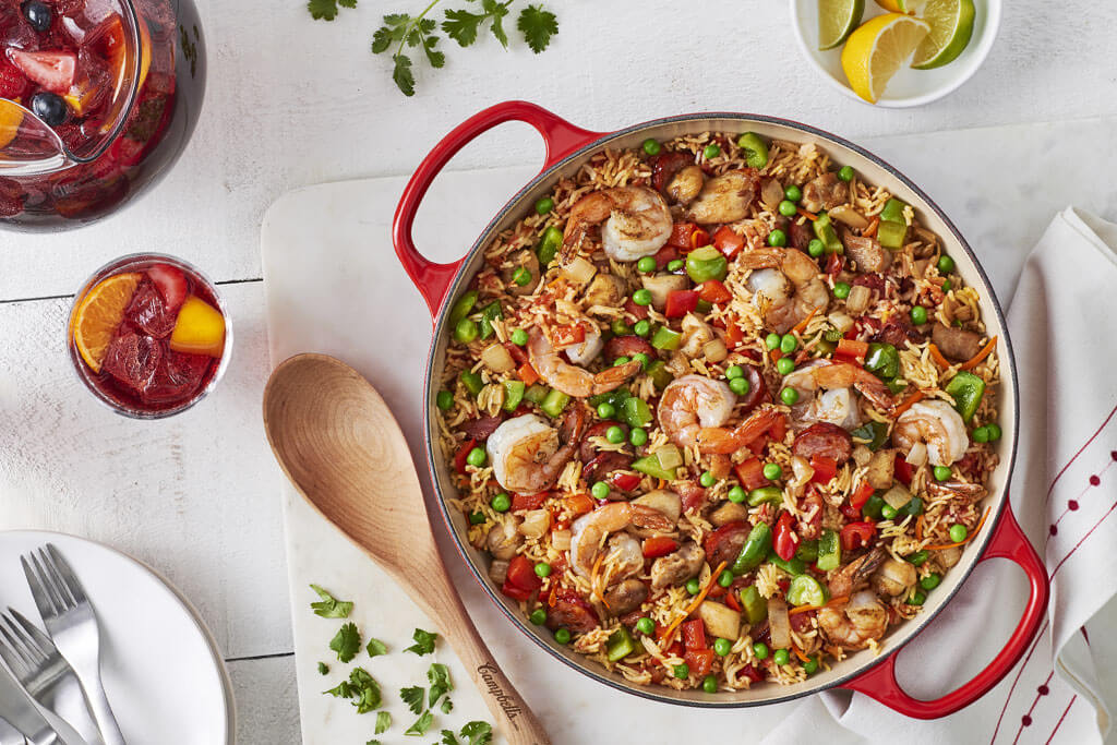 Paella espagnole en un plat