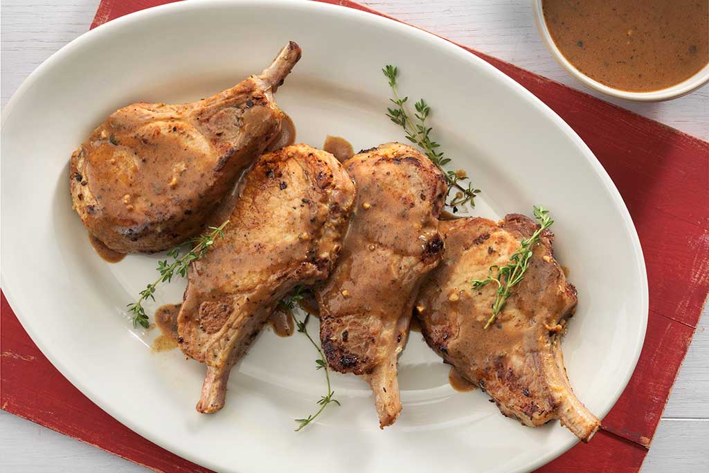 Côtelettes de porc marinées à l’érable et aux fines herbes