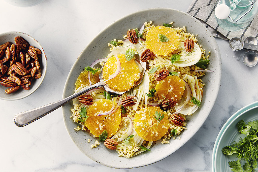 Fenouil ciselé, orange, pacanes confites et millet grillé