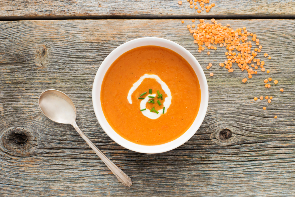 Soupe aux poivrons et aux lentilles rouges