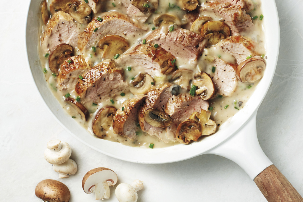 Filet de porc rôti avec sauce aux champignons