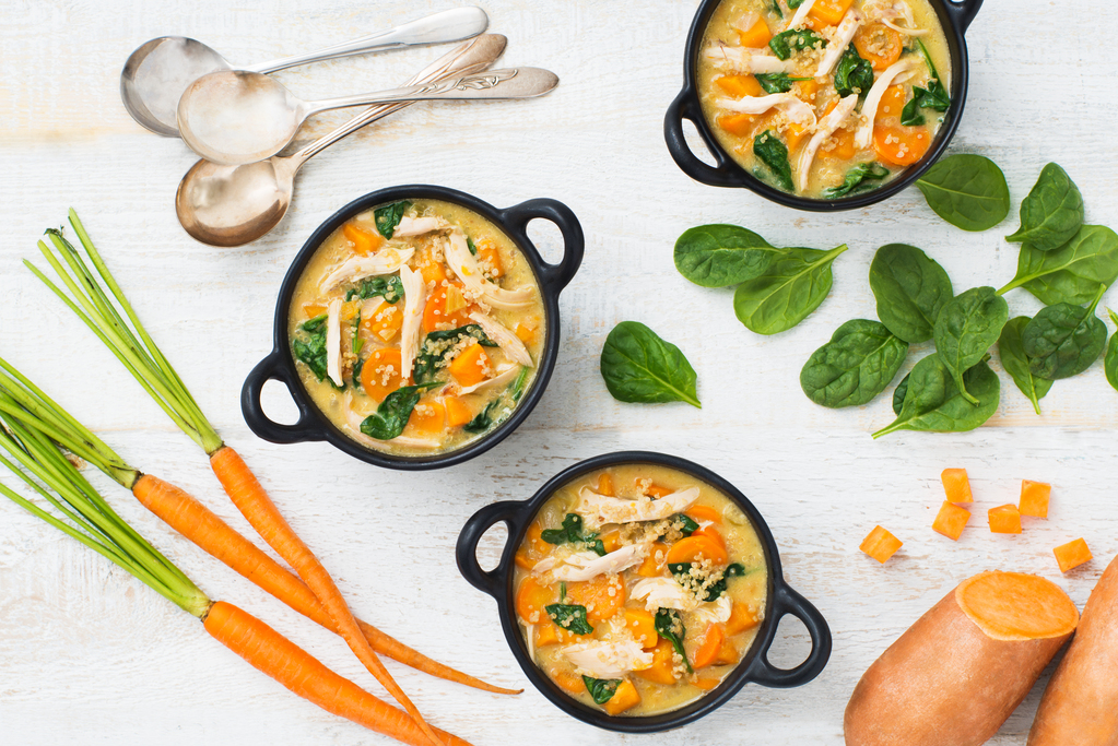 Soupe crémeuse aux patates douces, au poulet et au quinoa