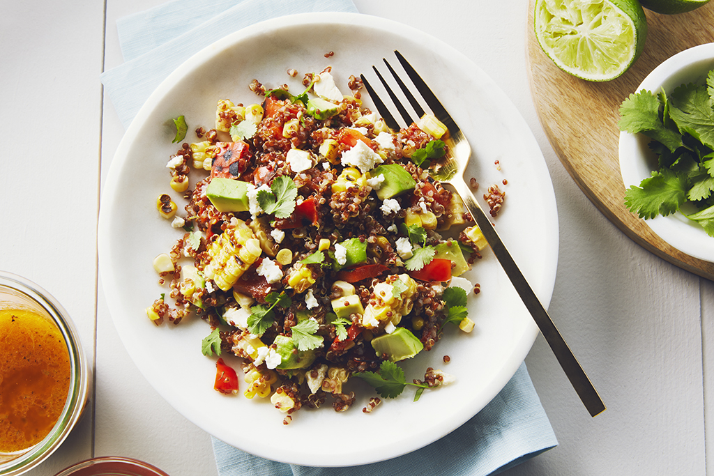 Quinoa au maïs et aux poivrons rouges grillés