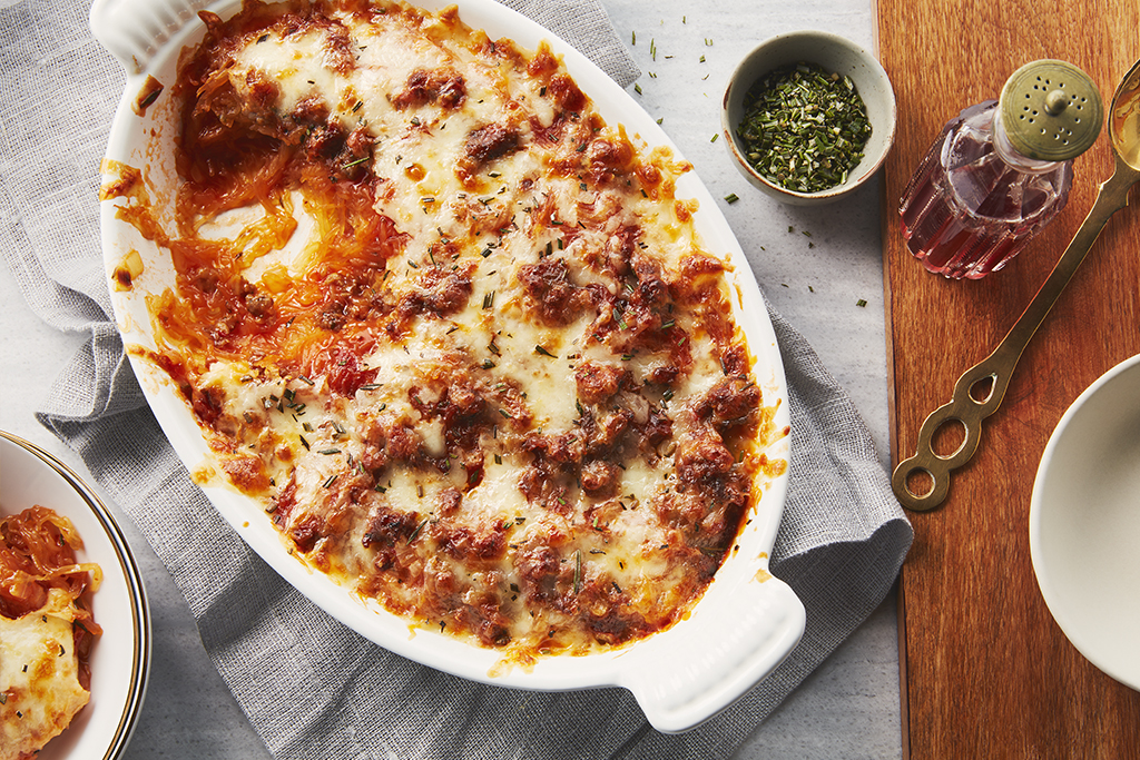 Courge spaghetti et saucisses au four