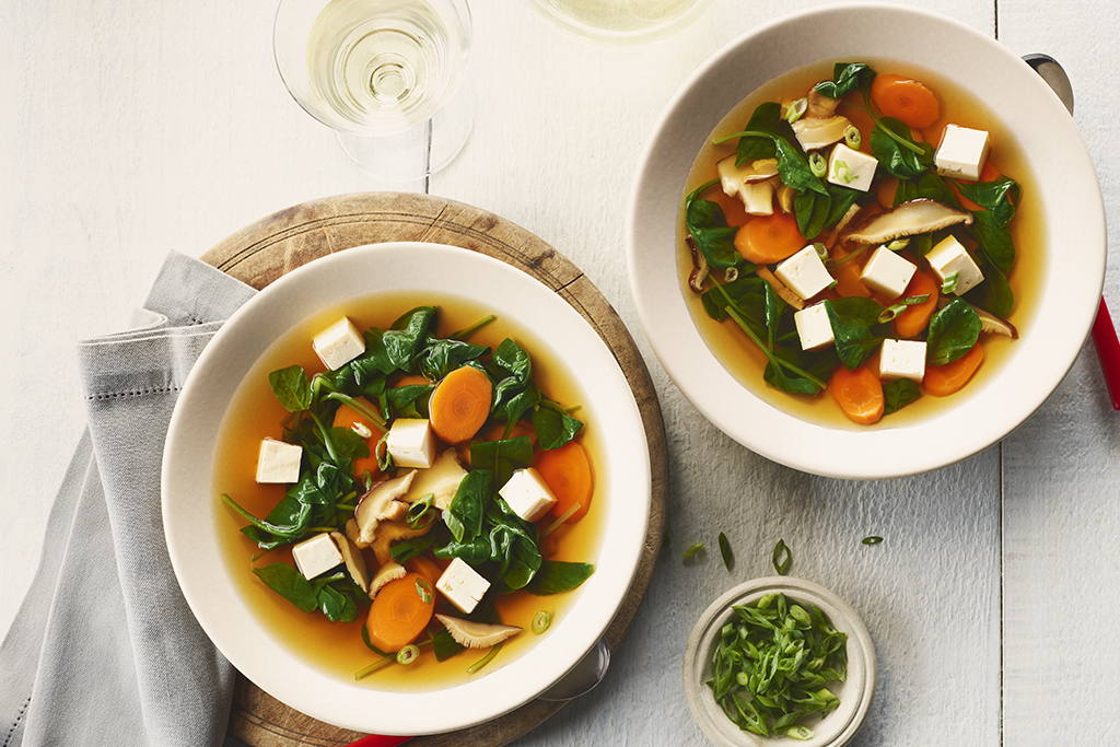 Soupe de tofu de carottes et d’épinards