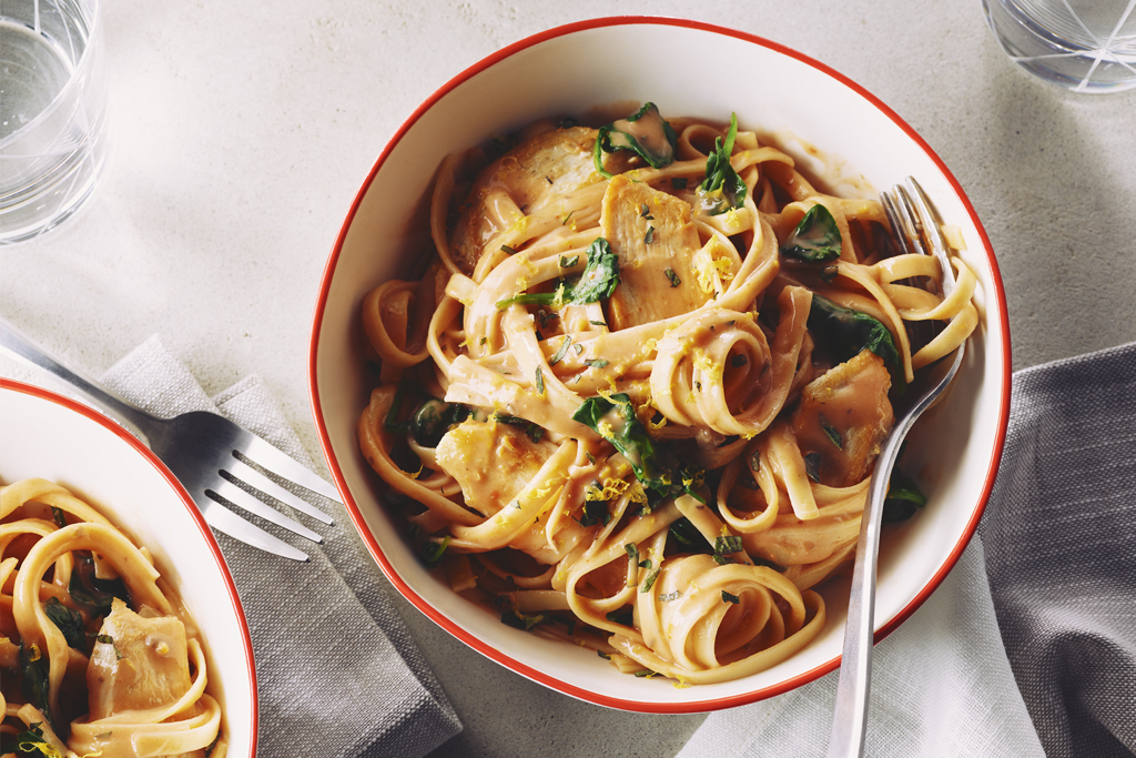 Fettucini au poulet citronné à sauce rosée