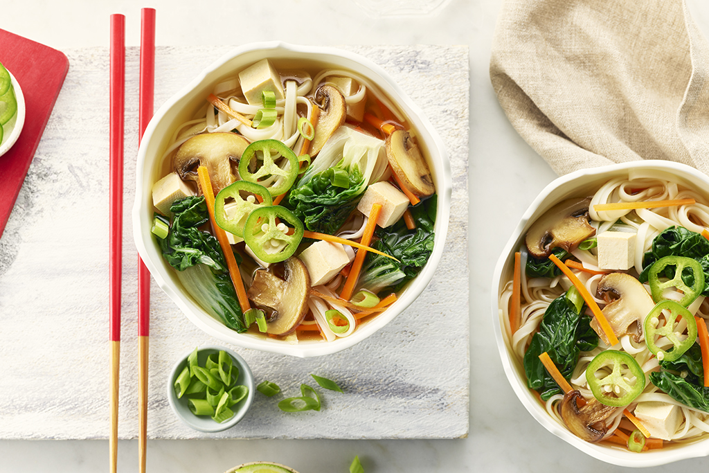 Soupe végétarienne aux nouilles