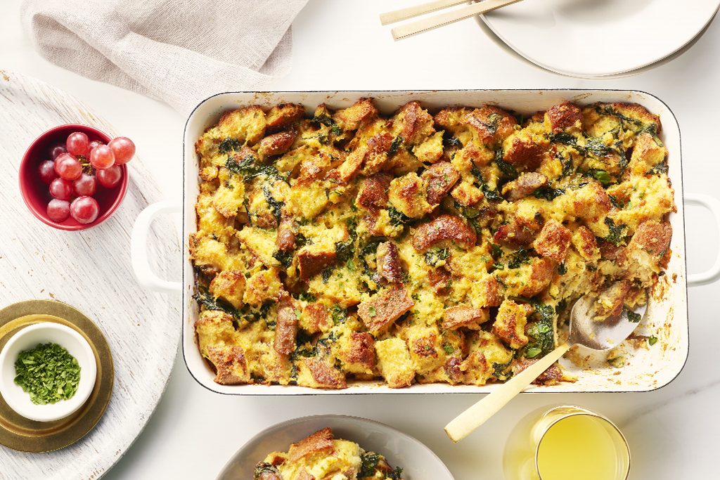 Casserole du lendemain aux saucisses pour le brunch