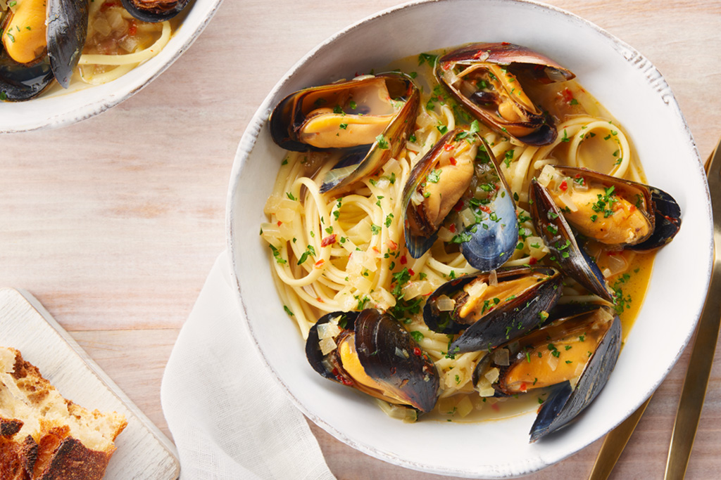 Garlic and Herb Mussel Linguine