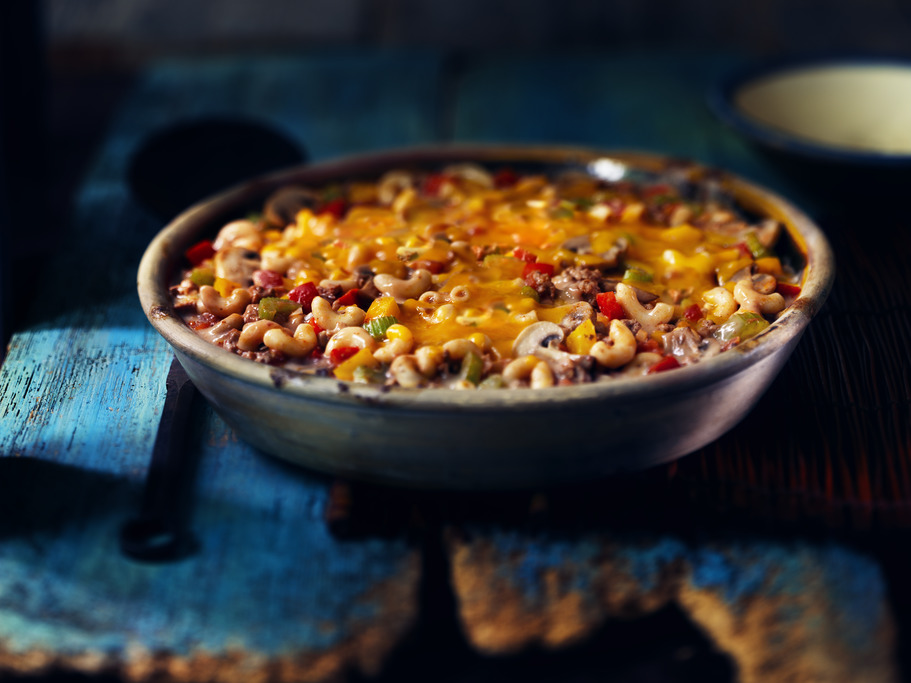 Macaroni au fromage et bœuf en casserole